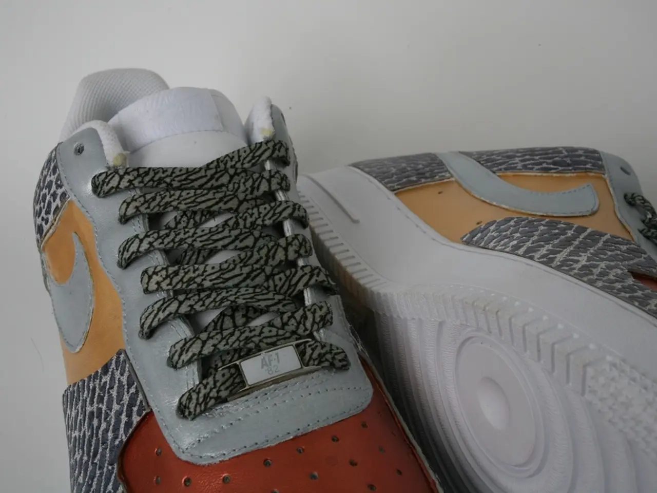 Reviewed: Top-notch Men's Travel Footwear for Your Upcoming Journey