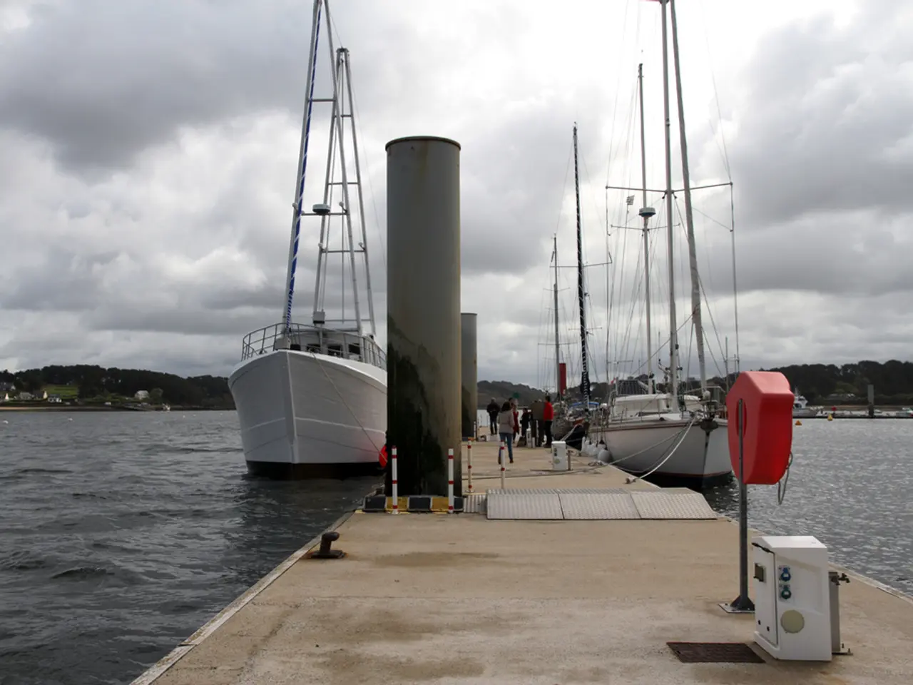 Boat trips in the Great Lakes provide a significant boost to Toronto's waterfront tourist industry.