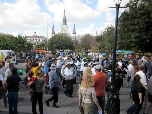 Anticipates a busy weekend close to Fronleichnam based on ADAC's predictions.