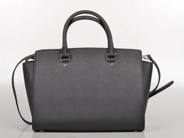 Weekend travel made simpler with Troubadour's introduced largest backpack for convenient carrying.