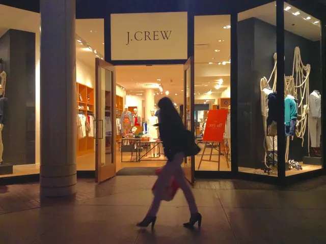 Spouse departs following 30 years of marriage, finding partner insufficiently stimulating