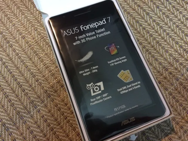 Samsung Galaxy S25 Ultra versus iPhone 16 Pro Max: Emphasis on Speedy Performance and Advanced...