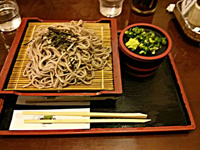 Airline Staff Explain Risks of Consuming Pasta and Drinking Tap Water During Flights